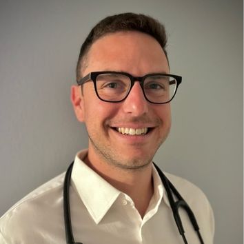Dr Daniel Ben-Aderet img Dr. Daniel Ben-Aderet